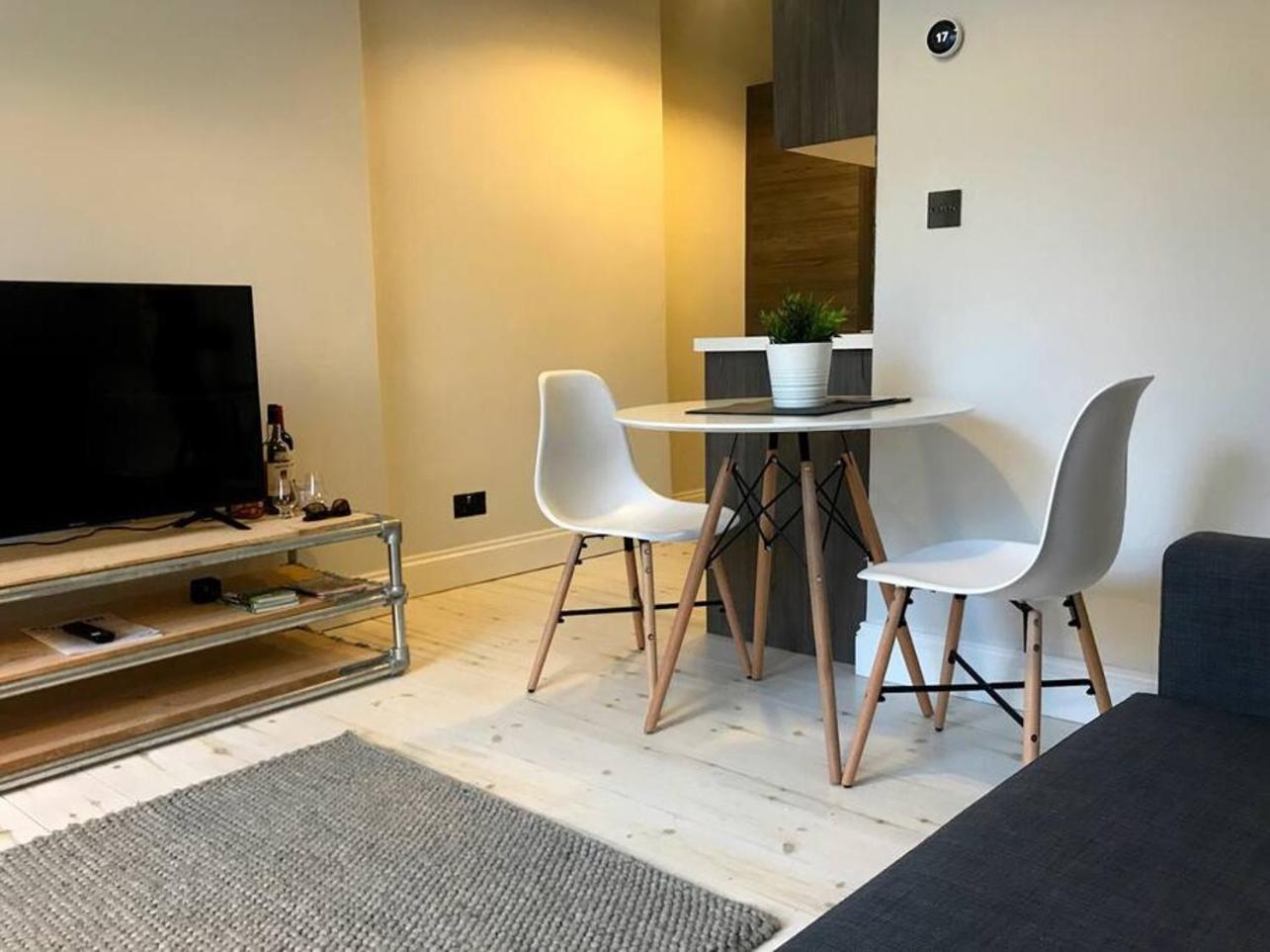 Relax In Style In Edinburghs Buzzing West End Appartement *