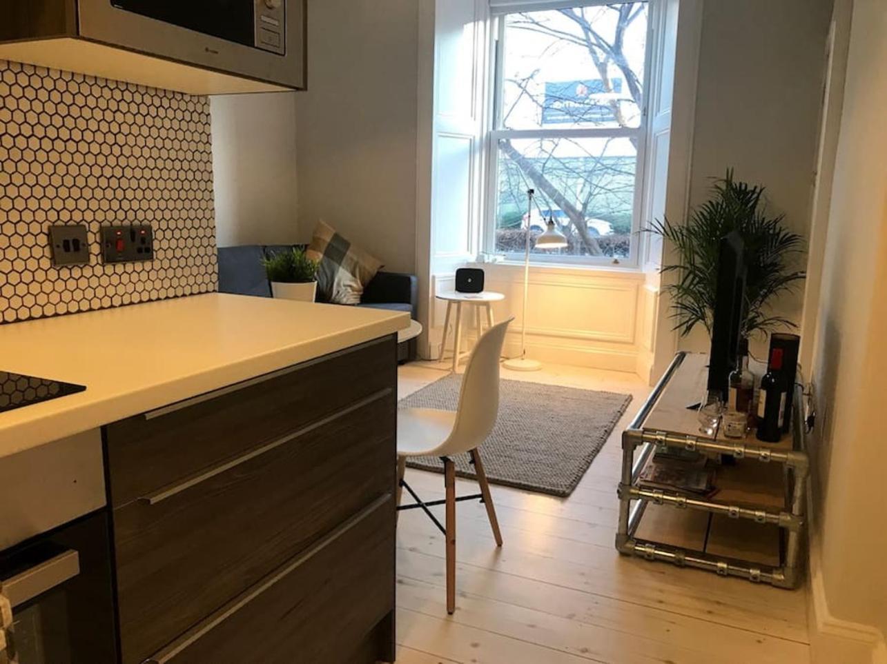 Relax In Style In Edinburghs Buzzing West End * Édimbourg